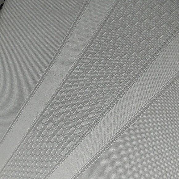 Savoy tablecloth 72 in round - Picture 2 of 7